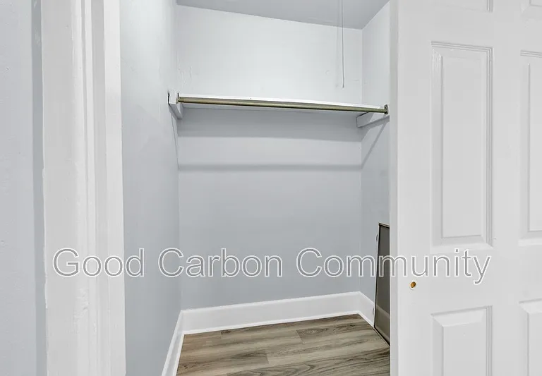 131 Allen St #5 — Photo 8