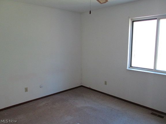 5th image of 9941 Highland Way