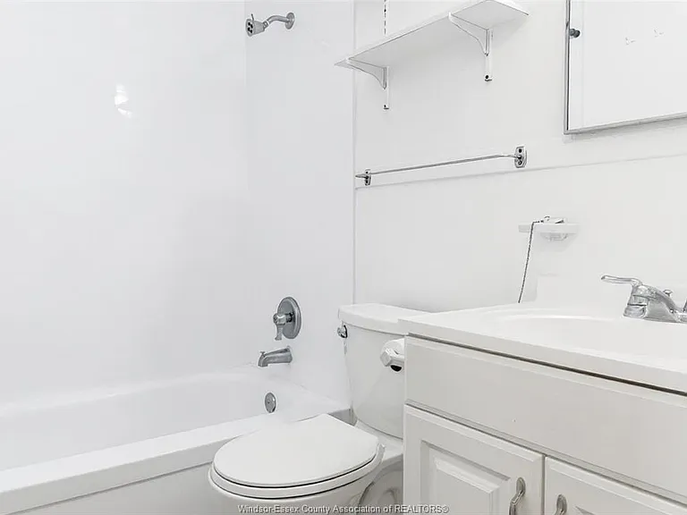 2163 College Ave — Photo 10