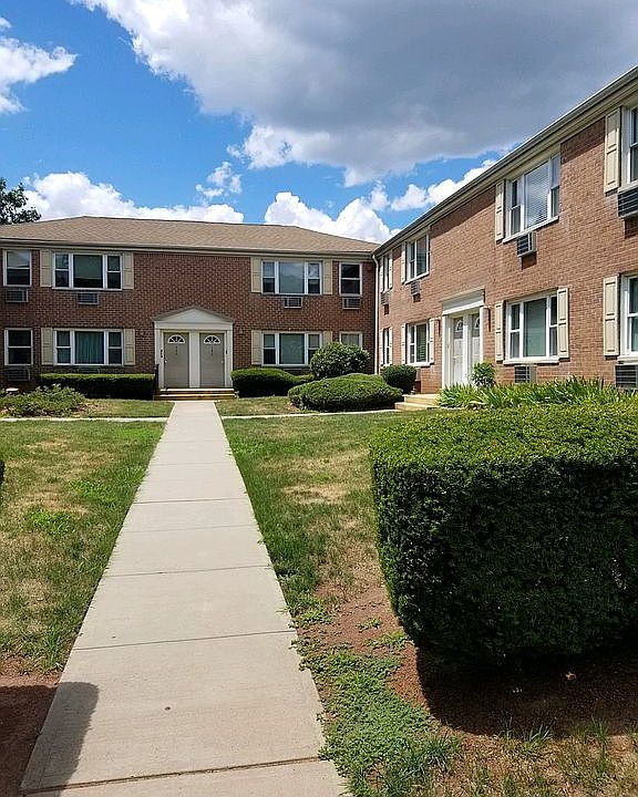 1st image of 28 York Dr APT 5B