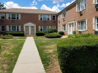 28 York Dr APT 5B, Edison, NJ 08817