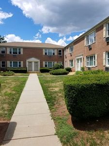 28 York Dr APT 5B, Edison, NJ, 08817