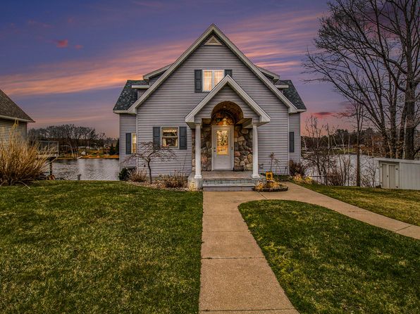 8010 W Lumberjack Dr, Mears, MI 49436