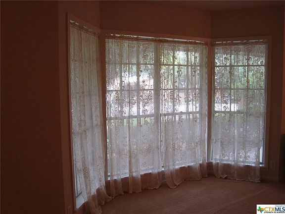 5th image of 819 Saint Matthew St