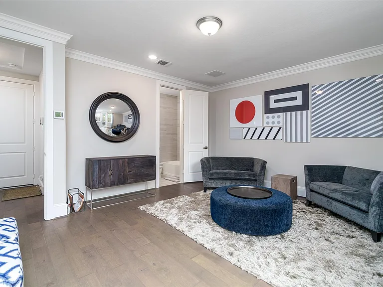 1303 Edwinstowe Trl — Photo 9