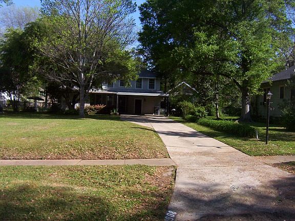 4th image of 908 Elmwood St