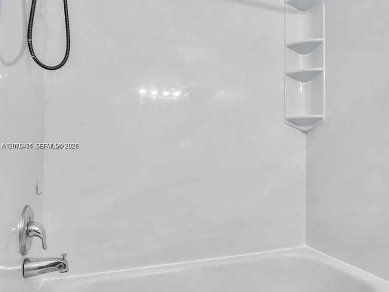 800 Sorrento Dr #2 — Photo 23