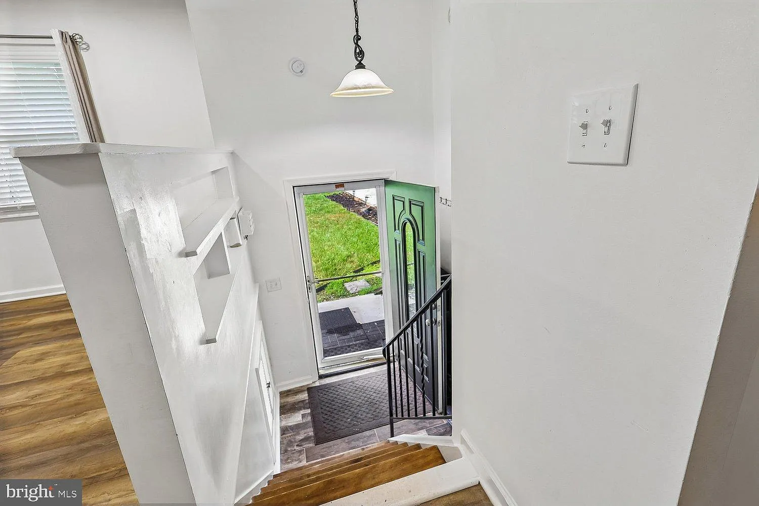 4 bed, 2640 sqft, $3,300 — Photo 4