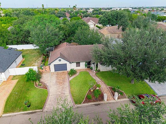 2nd image of 606 Tulipan St