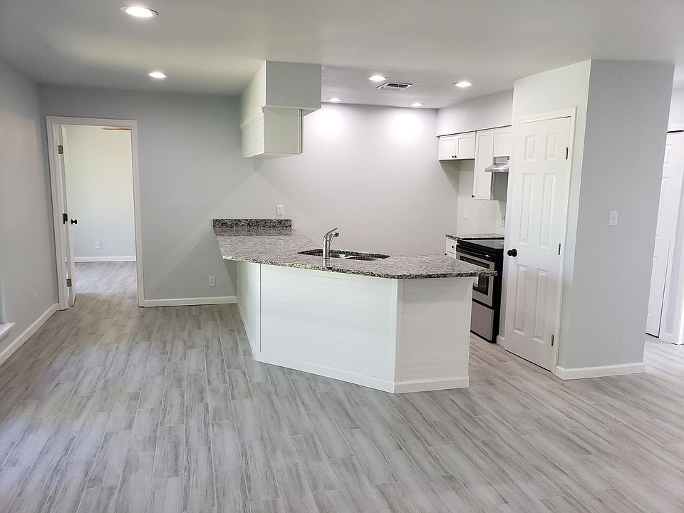 1st image of 7576 Windsor Oaks #52a6b7c45