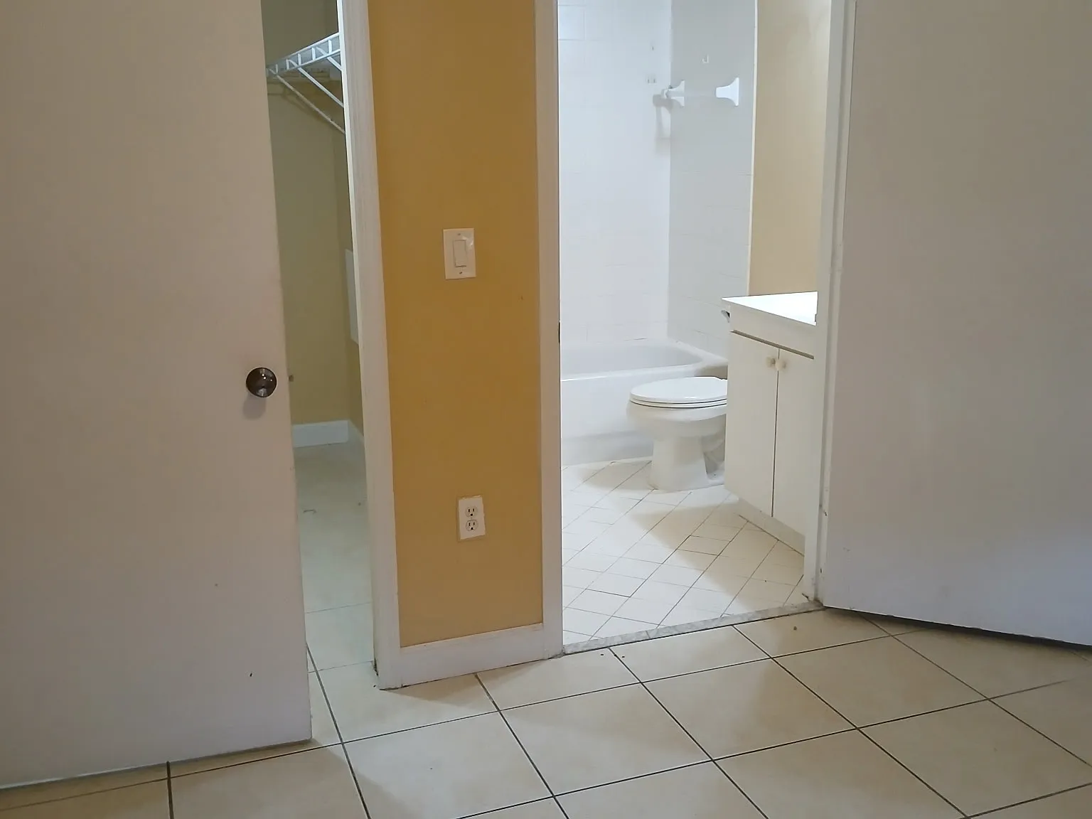 2 bed, 822 sqft, $2,200 — Photo 4