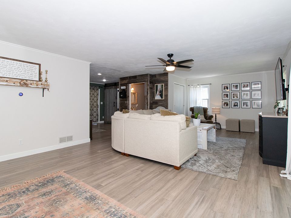 8095 N 2000 East Rd, Downs, IL 61736 Zillow