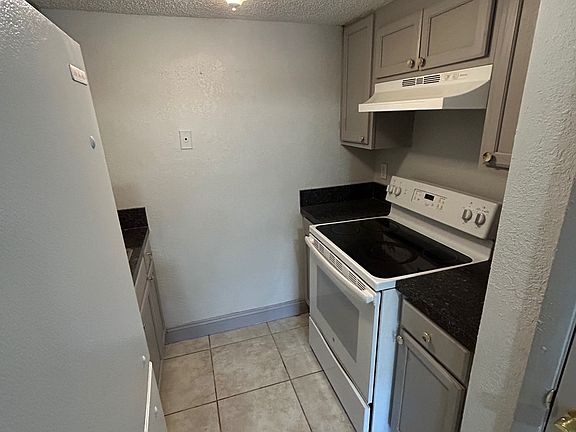 5th image of 2412 Chestnut Woods Dr