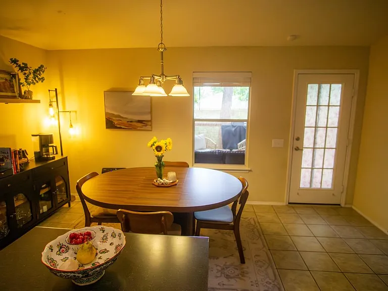 5209 English Glade Dr — Photo 6