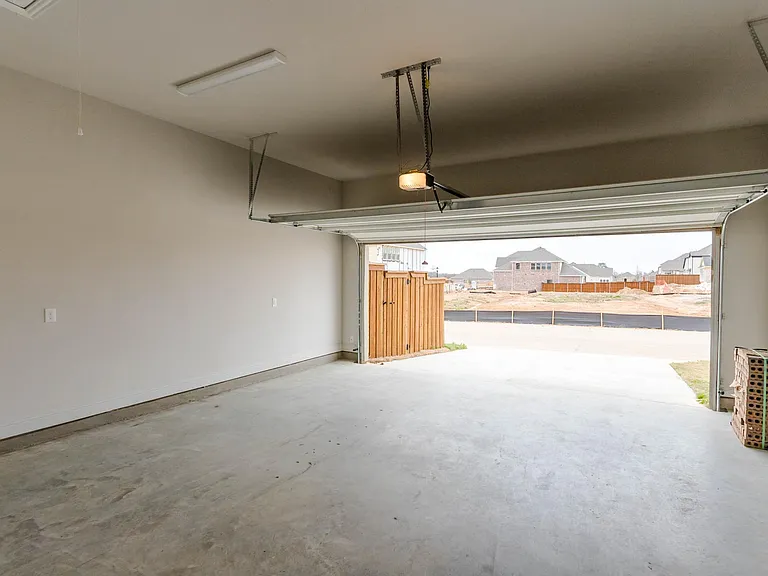 1537 Euclid Aly — Photo 40