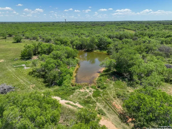 7443 FM 2146, Jourdanton, TX 78026