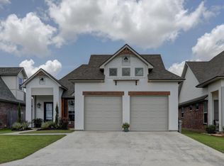 211 Whispering Meadows Rd, Broussard, LA 70518