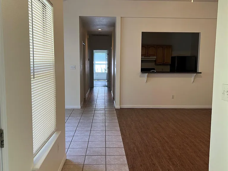1105 Advance St — Photo 4