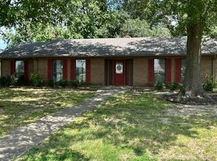 1002 Owen Meadows St, Clarksdale, MS 38614