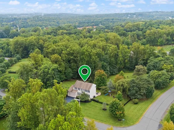 35499 Broken Arrow Rd, Round Hill, VA 20141