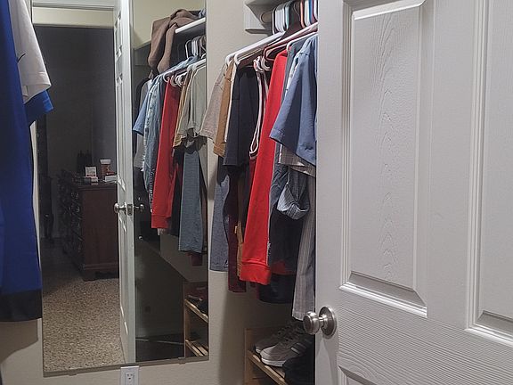 5th image of 221 Veranda Rd NW APT A