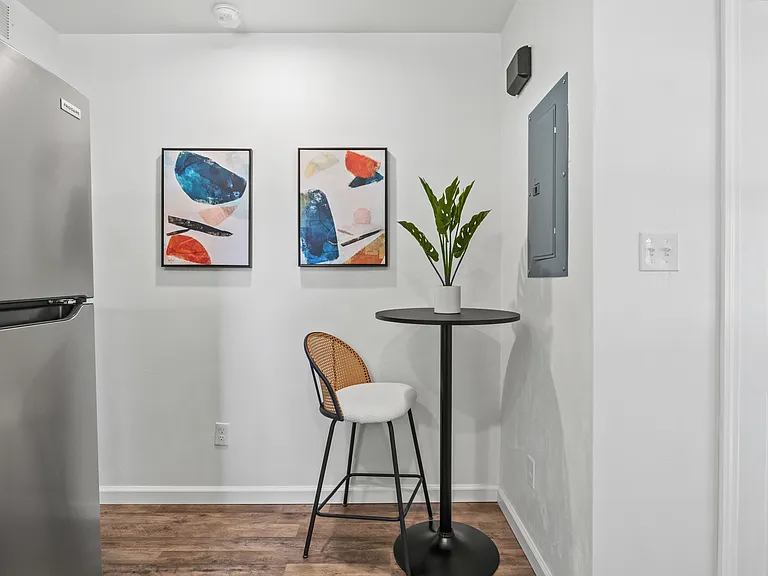 Kitchen/Dining area