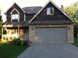 6N628 Pine St, Bensenville, IL 60106