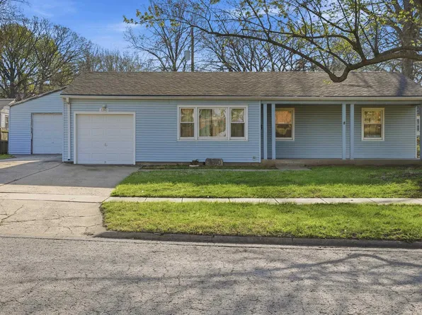 2240 SW Hope St, Topeka, KS 66614