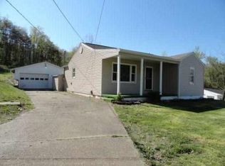 4015 Green Valley Rd, Huntington, WV 25701