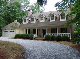 814 NE Shore Dr, Lake Toxaway, NC 28747