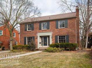 1040 Whittier Rd, Grosse Pointe Park, MI 48230