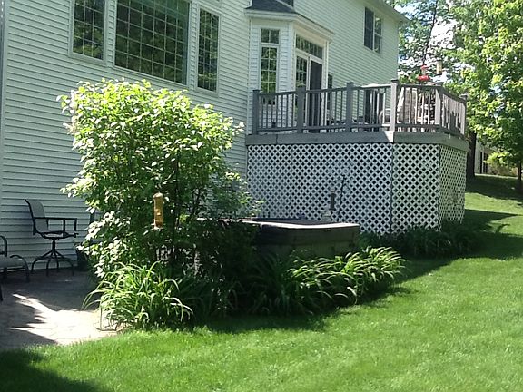 3rd image of 10 Eleanor Ct