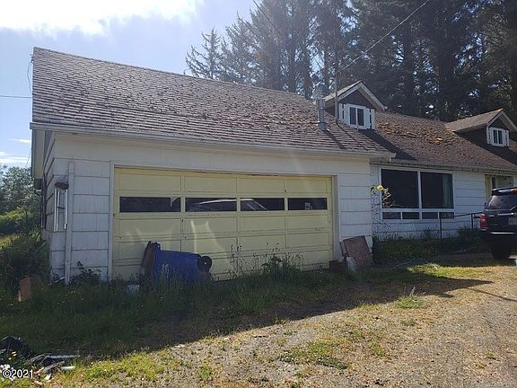 2nd image of 2449 NE 36th Dr