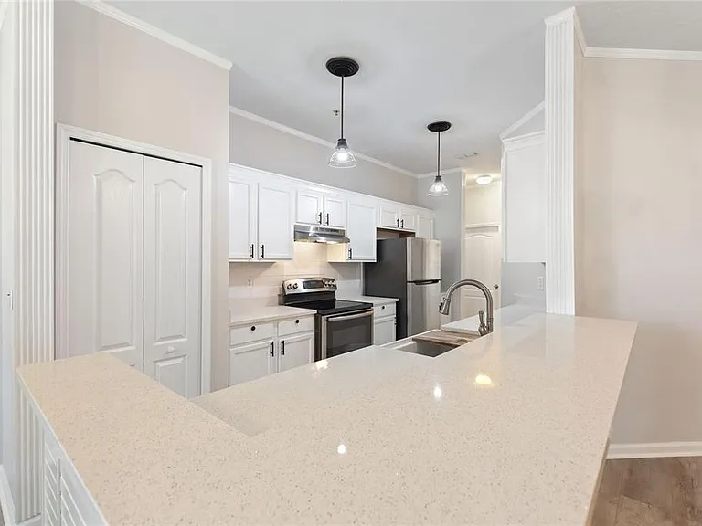 1220 Priory Cir — Photo 19