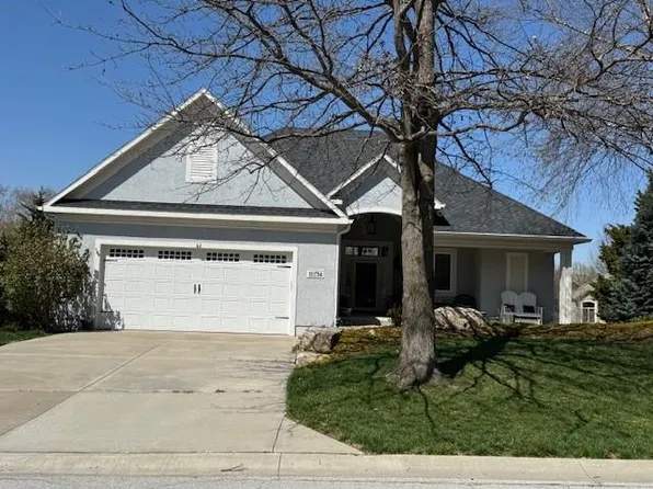10136 S Shadow Cir, Olathe, KS 66061
