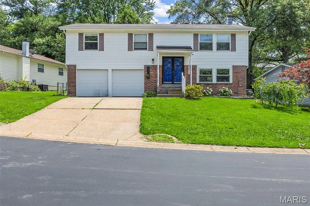 1512 Shadow Wood Dr photo 1