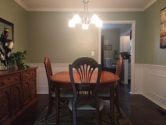 Formal dining room 