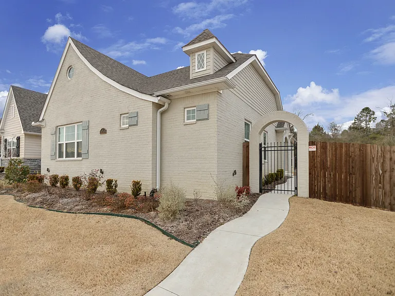 8115 Donnington Ct — Photo 2