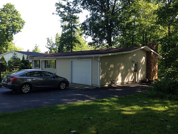 2nd image of 5585 Old Orchard Dr