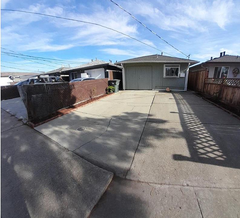 1st image of 512 Hurlingame Ave