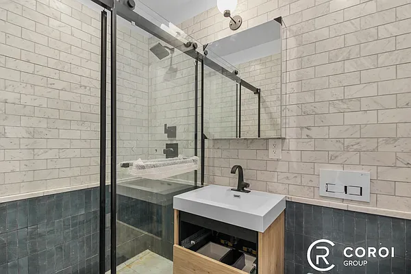 Rented by Coroi Corp | media 23