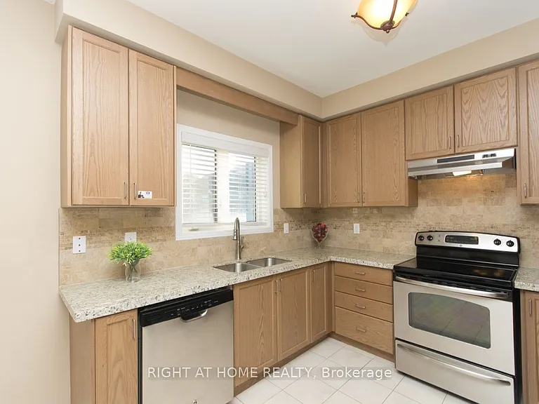 3053 Janice Dr — Photo 5