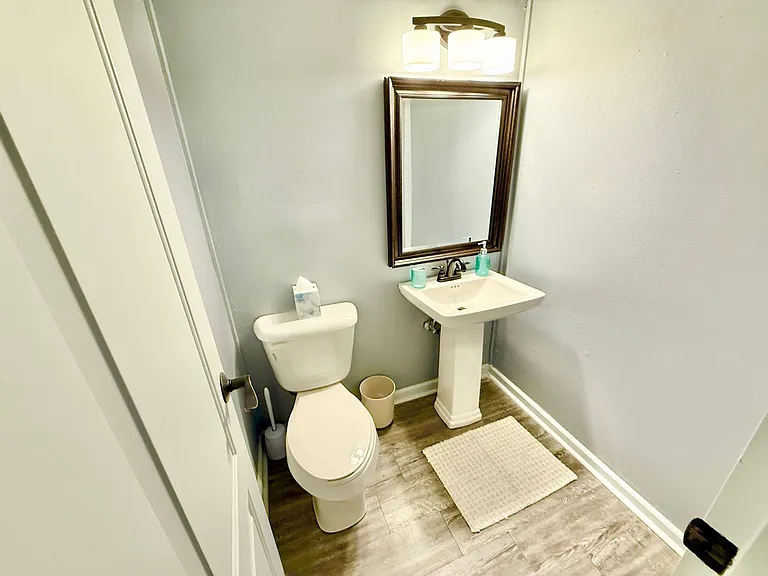 Higdon Ferry Apartments — Photo 33