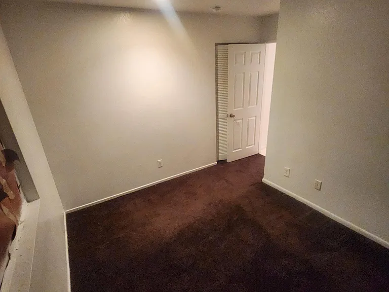 45021 Redwood Ave — Photo 8