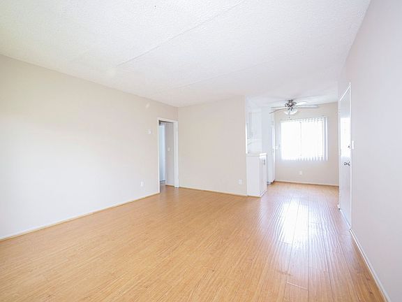 4th image of 21736 Roscoe Blvd #8432