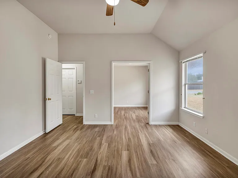 216 Meadowside Dr — Photo 34
