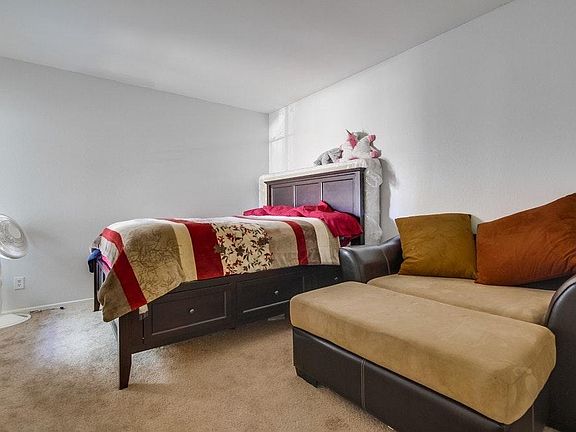 5th image of 1811 E Grand Ave Unit 172