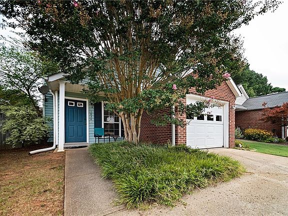 4th image of 1834 Commonwealth Dr