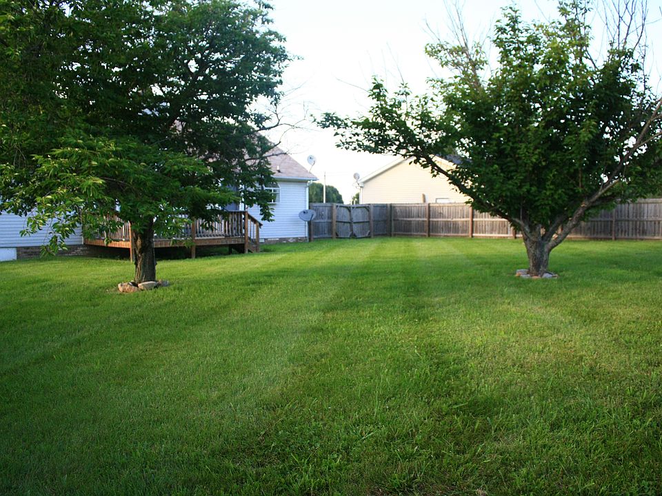 1st image of 1766 Crestview Dr