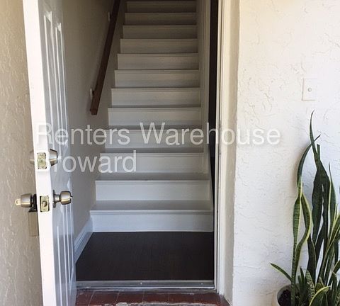 4th image of 11620 NW 35th Ct